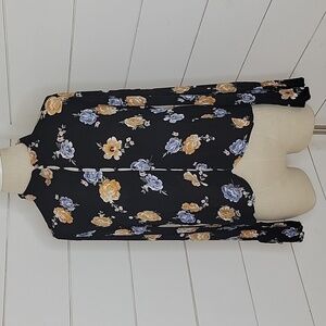 DIVIDED by H&M size 8 black floral blouse